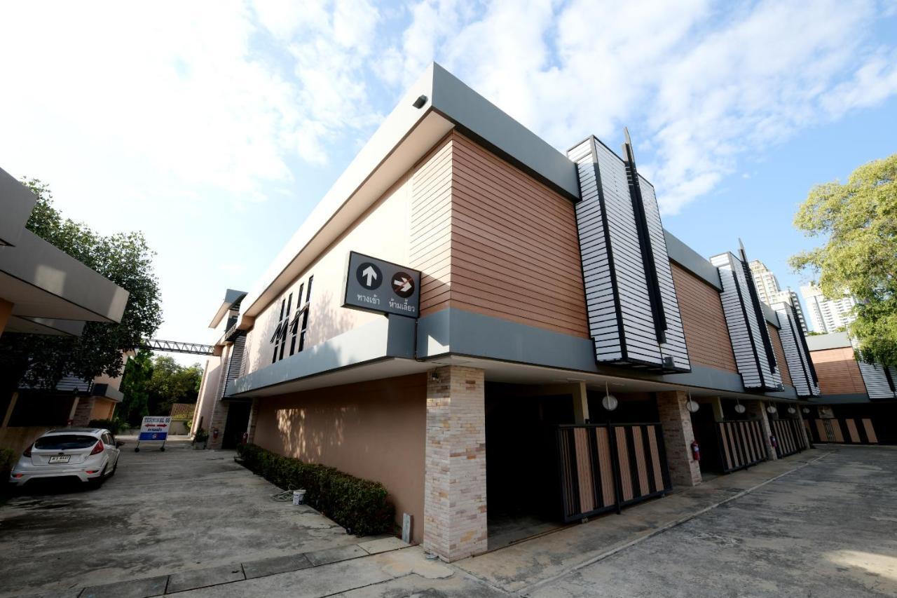 Sriracha Hotel And Spa Ban Huai Yai Phrom Exterior photo
